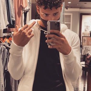 Meet your Posher, Amir